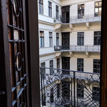 Beatles Apartman Apartment Budapest