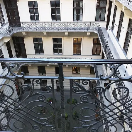 Beatles Apartman * Budapest