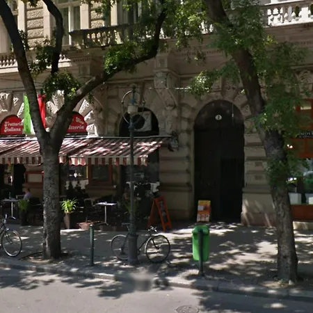 Beatles Apartman Apartment Budapest